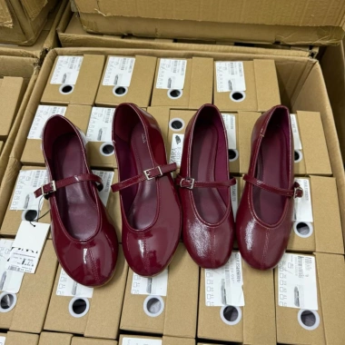 Giày búp bê Z mũi tròn quai khoá ngang đỏ đô, đế bệt 1cm, phong cách Mary Jane năng động - Giá chỉ 269.000₫ 3 Giày búp bê Z mũi tròn quai khoá ngang đỏ đô, đế bệt 1cm, phong cách Mary Jane năng động - Giá chỉ 269.000₫ 3