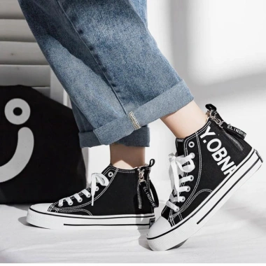 Giày cao cổ nữ thể thao Hàn Quốc zip thời trang năng động - 635.500₫ 7 Giày cao cổ nữ thể thao Hàn Quốc zip thời trang năng động - 635.500₫ 7