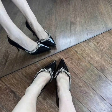Giày cao gót cô dâu satin mũi nhọn, 9 phân đính vòng hạt nguyệt quế – Sang, slay 318k 7 Giày cao gót cô dâu satin mũi nhọn, 9 phân đính vòng hạt nguyệt quế – Sang, slay 318k 7