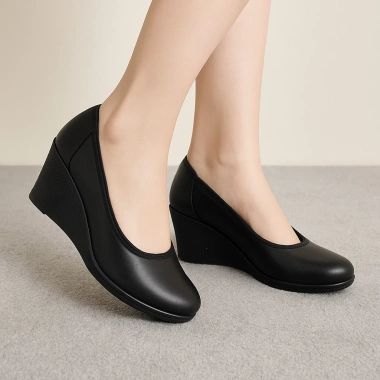Giày cao gót đế xuồng công sở 5cm mềm êm không đau chân 3 màu Đen, Kem, Đen Logo 175k