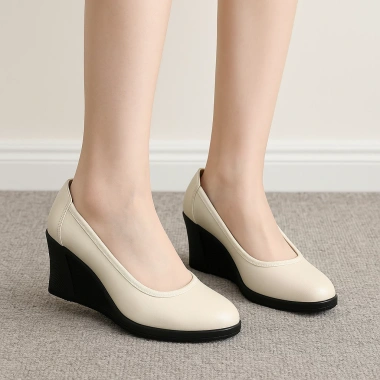 Giày cao gót đế xuồng công sở 5cm mềm êm không đau chân 3 màu Đen, Kem, Đen Logo 175k 2 Giày cao gót đế xuồng công sở 5cm mềm êm không đau chân 3 màu Đen, Kem, Đen Logo 175k 2
