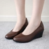 Giày cao gót đế xuồng công sở 5cm mềm êm không đau chân 3 màu Đen, Kem, Đen Logo 175k 3