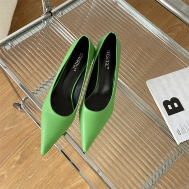 Giày cao gót mũi nhọn hậu vuông 6cm - Thảo Clover SSQ 9.586, 5 màu, giảm giá 495k 5 Giày cao gót mũi nhọn hậu vuông 6cm - Thảo Clover SSQ 9.586, 5 màu, giảm giá 495k 5