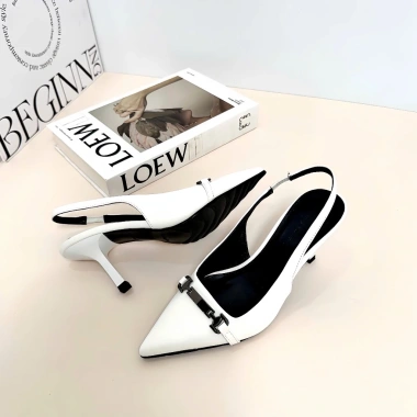 Giày cao gót nữ bít mũi 7cm guốc mũi nhọn phối khóa dáng công sở DAZZLING SHOES SLB123 319k