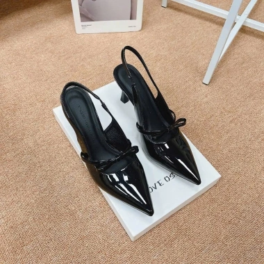 Giày cao gót nữ bít mũi da bóng quai nơ 7 phân U109 - Giá chỉ 252.000đ 6 Giày cao gót nữ bít mũi da bóng quai nơ 7 phân U109 - Giá chỉ 252.000đ 6