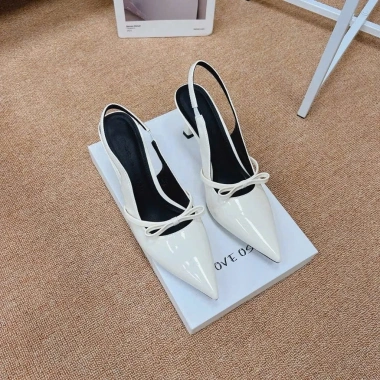 Giày cao gót nữ bít mũi da bóng quai nơ 7 phân U109 - Giá chỉ 252.000đ 9 Giày cao gót nữ bít mũi da bóng quai nơ 7 phân U109 - Giá chỉ 252.000đ 9