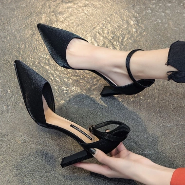 Giày Cao Gót Nữ C72 Đế Vuông 7P Size 35-43 - 2 Màu Đen/Kem Quý Phái, Giá 104.000₫ 7 Giày Cao Gót Nữ C72 Đế Vuông 7P Size 35-43 - 2 Màu Đen/Kem Quý Phái, Giá 104.000₫ 7