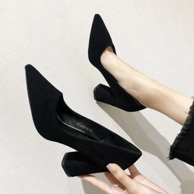 Giày Cao Gót Nữ Da Lộn Đen Mũi Nhọn Dày Gót - Phong Cách Công Sở 2.025 Xuân Thu 10