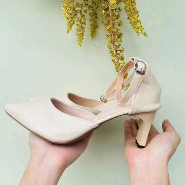 Giày Cao Gót Nữ GSC72 Đế Vuông 7P Size 35‑43 Hai Màu Đen – Kem Sang Trọng, Phù Hợp Công Sở, Giá 128.000₫