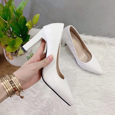 Giày cao gót nữ mũi nhọn đế trụ vuông 9 phân cực - Xinh xắn, chỉ 178.900 VND