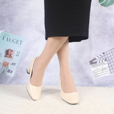 Giày cao gót nữ mũi vuông kem LUME 05 - Đế su non 5-7cm, chống trơn trượt, 207k