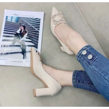 Giày Cao Gót Nữ Nơ Đá Lấp Lánh – Phong cách công sở sang trọng, giảm giá 160k 7 Giày Cao Gót Nữ Nơ Đá Lấp Lánh – Phong cách công sở sang trọng, giảm giá 160k 7