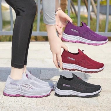 Giày chạy bộ nữ thể thao chống trượt, thiết kế hiện đại, thoải mái, giá ưu đãi 622.500₫