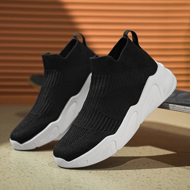Giày chạy bộ size lớn 36-48 lưới dệt kim thoáng khí, chống trơn trượt, slip on đen trắng