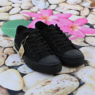 Giày Cổ Thấp AllStar Classic Nữ Đen Thời Trang Sành Điệu, Thoải Mái, Giá 829.500₫ 4