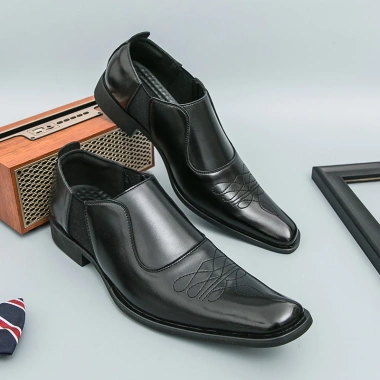 Giày công sở brogue da đen mũi nhọn, trang trọng cổ điển, giảm giá 523.165 VND