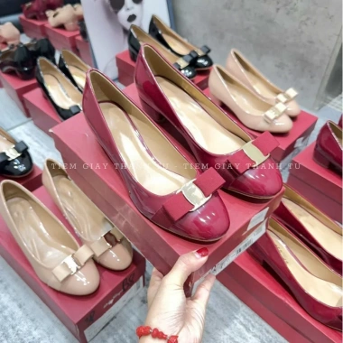 Giày cso gót búp bê nơ bóng đỏ - Da bóng, gót vuông QCCC 668-2/888-5 479.000₫