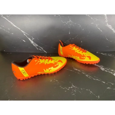 Giày đá banh trẻ em CR7 may sẵn đế bán chạy - Siêu nhẹ, bám đá tốt, giá ưu đãi 99.000₫