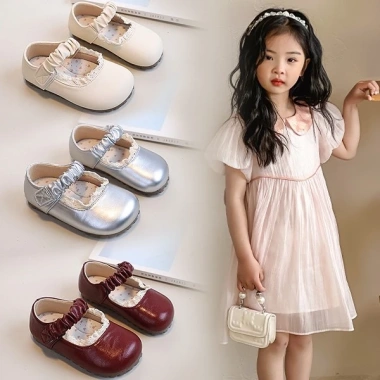 Giày da bé gái Mary Jane ren 2.026 - Thiết kế công chúa PU mềm mại, giảm giá 291k Giày da bé gái Mary Jane ren 2.026 - Thiết kế công chúa PU mềm mại, giảm giá 291k