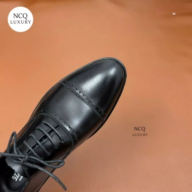 Giày da nam công sở da bò đục lỗ - Đế cao su chắc chắn, giá chỉ 350.000 VND