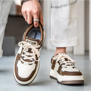 Giày Đế Bằng Nam Sneakers - Đệm Êm, Nhẹ Nhàng, Phong Cách Năng Động Giá 832.500₫ 4 Giày Đế Bằng Nam Sneakers - Đệm Êm, Nhẹ Nhàng, Phong Cách Năng Động Giá 832.500₫ 4