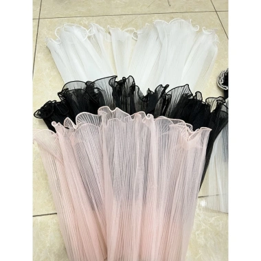 Giấy gói hoa VOAN LƯỚI + VOAN SÓNG, VIỀN NGỌC TRAI 28cm*2m - Giá chỉ 32.000₫ 4