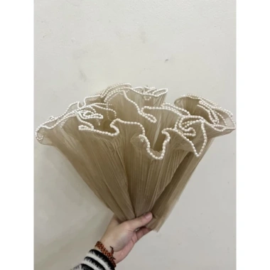 Giấy gói hoa VOAN LƯỚI + VOAN SÓNG, VIỀN NGỌC TRAI 28cm*2m - Giá chỉ 32.000₫ 10