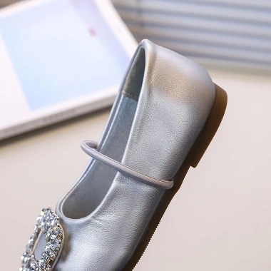 Giày loafer bé gái PU mềm mại, pha lê thời trang, đẹp ngọt ngào, giảm giá 22% 6 Giày loafer bé gái PU mềm mại, pha lê thời trang, đẹp ngọt ngào, giảm giá 22% 6