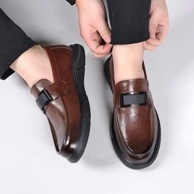Giày lười da nam AG173 - Phong cách giản dị, lịch lãm, trẻ trung, dễ phối đồ, giá ưu đãi 584,100₫ 6 Giày lười da nam AG173 - Phong cách giản dị, lịch lãm, trẻ trung, dễ phối đồ, giá ưu đãi 584,100₫ 6