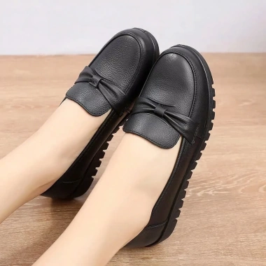 Giày Lười Nữ AGIAY AG26 Da Cao Cấp, Đế Cao Su Nhẹ, Kiểu Cơ Bản Dễ Đi, Cao 3p - Giá 260.000₫ 7 Giày Lười Nữ AGIAY AG26 Da Cao Cấp, Đế Cao Su Nhẹ, Kiểu Cơ Bản Dễ Đi, Cao 3p - Giá 260.000₫ 7