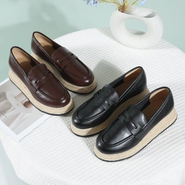Giày Lười Nữ Đế Cao 5cm Da Nhân Tạo, Mềm Mang Êm, Thiết Kế Trẻ Trung - 356.400 VND 9 Giày Lười Nữ Đế Cao 5cm Da Nhân Tạo, Mềm Mang Êm, Thiết Kế Trẻ Trung - 356.400 VND 9