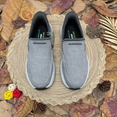 Giày Nam Skechers Slip Ins Đế Êm Nhẹ, Thoáng Khí, Màu Xám - Giá 945.000 VNĐ