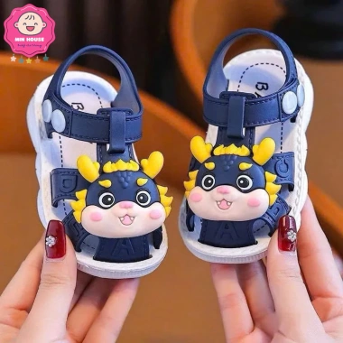 Giày nhựa cao su mềm dẻo, dép rọ quai dán họa tiết rồng con bé trai - Giá 79.000đ 7