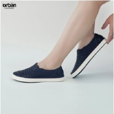 Giày nhựa D2.201 URBAN NATIVE xanh trắng – Đi mưa, du lịch, đi làm, giá 165k