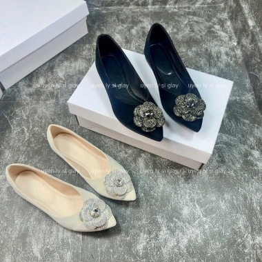 Giày nữ búp bê nơ hoa mũi nhọn da mềm êm chân - Giá 132.000đ (giảm từ 163.680đ)