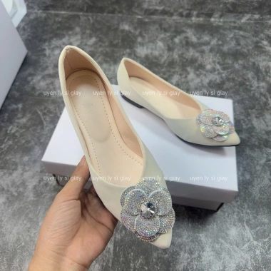 Giày nữ búp bê nơ hoa mũi nhọn da mềm êm chân - Giá 132.000đ (giảm từ 163.680đ)