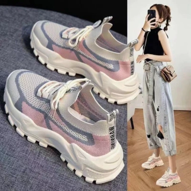 Giày Nữ Chạy Bộ Chống Nước Thoáng Khí Cao Cấp Phù Hợp Đi Phượt Thể Thao