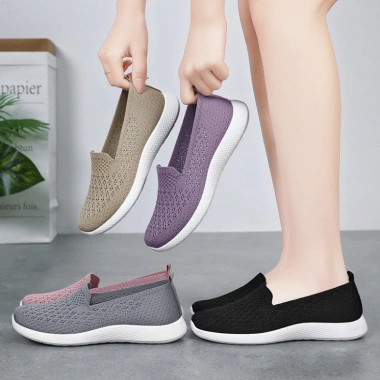 Giày nữ đế bằng thoải mái, lưới thoáng khí, ôm chân, phong cách năng động - 604.500₫ 3 Giày nữ đế bằng thoải mái, lưới thoáng khí, ôm chân, phong cách năng động - 604.500₫ 3