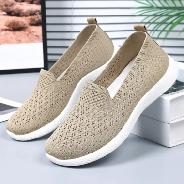 Giày nữ đế bằng thoải mái, lưới thoáng khí, ôm chân, phong cách năng động - 604.500₫ 6 Giày nữ đế bằng thoải mái, lưới thoáng khí, ôm chân, phong cách năng động - 604.500₫ 6