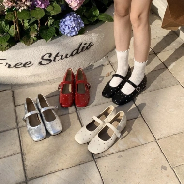Giày nữ đế cao 3cm mũi vuông đính đá cá tính - Mary Jane búp bê tiểu thư 6.002, full box, giảm còn 269.000đ 2 Giày nữ đế cao 3cm mũi vuông đính đá cá tính - Mary Jane búp bê tiểu thư 6.002, full box, giảm còn 269.000đ 2