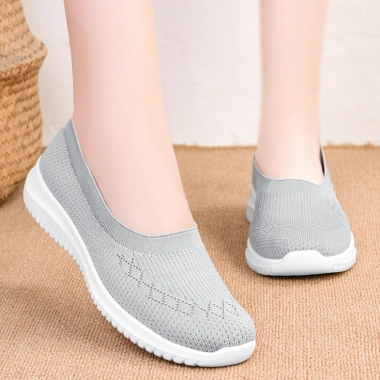 Giày nữ đế phẳng thoáng khí mẫu thuyền thời trang 2.023, giá 607.500 VND, hàng có sẵn