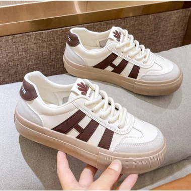 Giày Nữ Hot Trend Hai Màu Đế Bằng Chất Liệu Cao Cấp - Giảm Giá, Chỉ 814.000 VNĐ