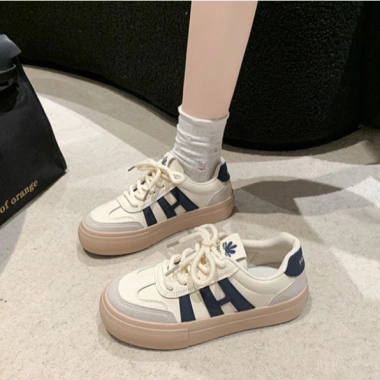 Giày Nữ Hot Trend Hai Màu Đế Bằng Chất Liệu Cao Cấp - Giảm Giá, Chỉ 814.000 VNĐ 8 Giày Nữ Hot Trend Hai Màu Đế Bằng Chất Liệu Cao Cấp - Giảm Giá, Chỉ 814.000 VNĐ 8