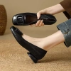 Giày Retro nữ mũi vuông slip-on da mềm nhẹ, đế bằng, giá 283.847₫, giảm 18% 4