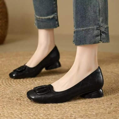 Giày Retro nữ mũi vuông slip-on da mềm nhẹ, đế bằng, giá 283.847₫, giảm 18% 5 Giày Retro nữ mũi vuông slip-on da mềm nhẹ, đế bằng, giá 283.847₫, giảm 18% 5