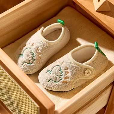 Giày sàn trong nhà Cheerful Mario siêu nhẹ siêu mềm cho bé, cotton thêu trẻ em Giá 164.850₫ 2