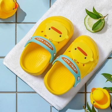 Giày sandal cross CHEERFUL MARIO đế mềm chống trượt thời trang đi biển bé 1-12 tuổi 88.900₫ 5