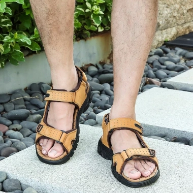 Giày sandal đế bằng chống trượt thời trang đi biển nam Giá chỉ 345.000₫ 7 Giày sandal đế bằng chống trượt thời trang đi biển nam Giá chỉ 345.000₫ 7