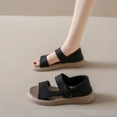 Giày sandal mùa hè thoáng khí, đế mềm chống trơn trượt, thiết kế La Mã hai cánh, phù hợp đi biển chỉ 59.400₫ 9 Giày sandal mùa hè thoáng khí, đế mềm chống trơn trượt, thiết kế La Mã hai cánh, phù hợp đi biển chỉ 59.400₫ 9