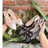Giày sandal mũi nhọn đính hoa ngọc lấp lánh, quí phái, đế vuông T262H cho nữ dự tiệc cô dâu